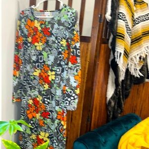 Adorable long-sleeve dress!